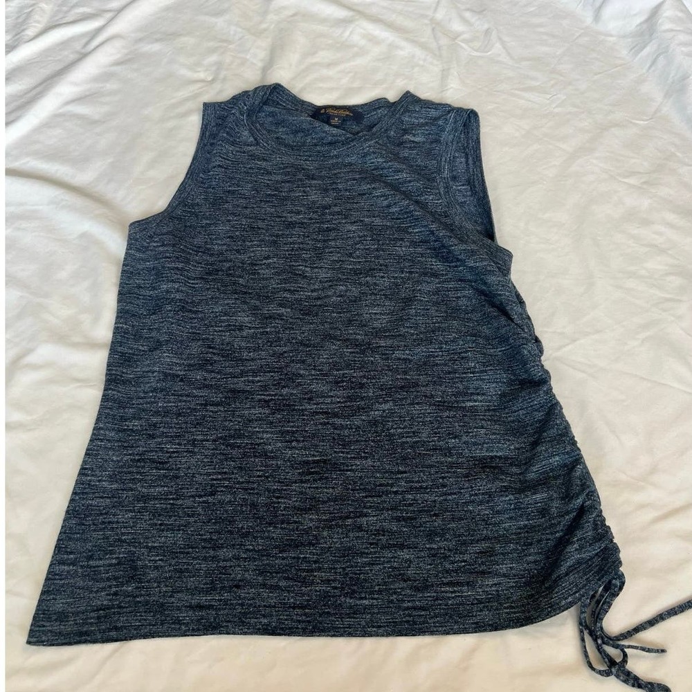 Brooks Brothers size M women blue knit top 0767